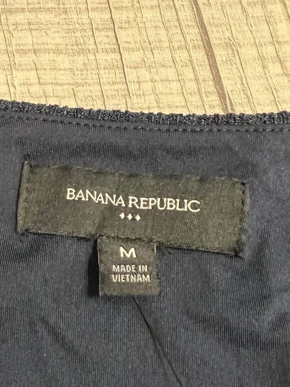 NWT Banana Republic Split Hem Crinkle Tank Top Size M Navy Blue Y2K Quiet Luxury